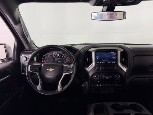 Used 2021 Chevrolet Silverado 1500 LT image 17