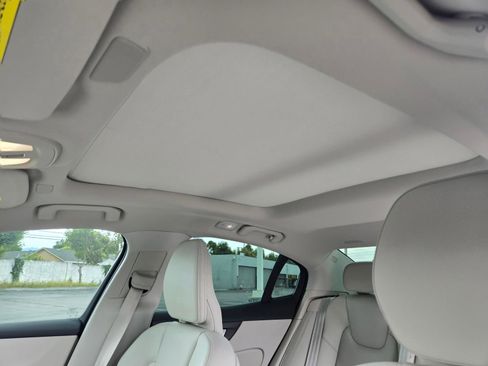 Certified 2025 Volvo S60 T8 Plus AWD/4WD image 18