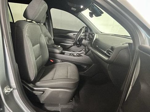 Used 2025 Chevrolet Traverse LT AWD/4WD image 30