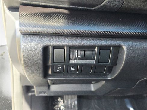 Used 2020 Subaru Crosstrek 2.0i Premium image 33