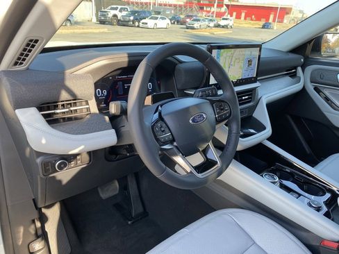 New 2026 Ford Explorer Platinum w/ LUX Leather Package image 12