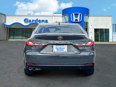 Used 2025 Toyota Camry SE FWD image 5