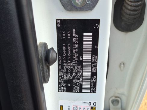 Used 2022 Toyota 4Runner SR5 AWD/4WD image 34