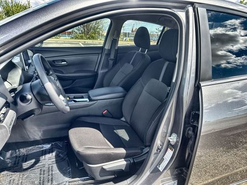 Used 2025 Nissan Sentra SV w/ Trunk Package FWD image 10