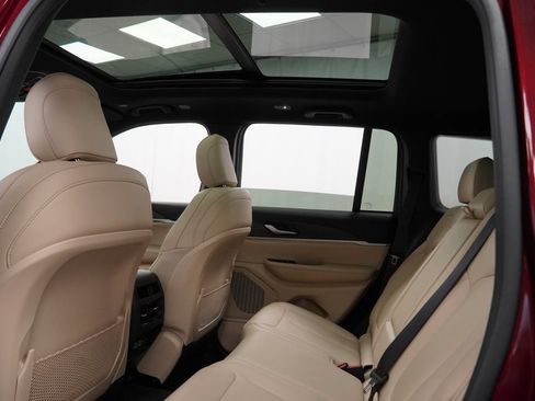 Certified 2025 Jeep Grand Cherokee Limited AWD/4WD image 20