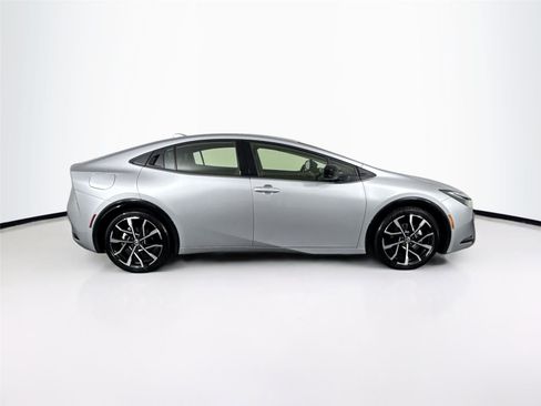 Certified 2025 Toyota Prius Plug-In Hybrid image 5
