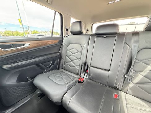 Used 2025 Volkswagen Atlas SE AWD/4WD image 41