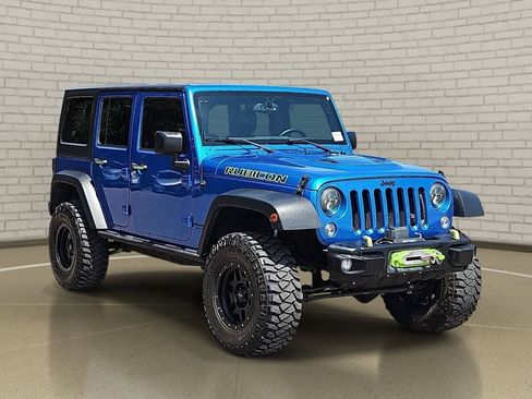 Used 2016 Jeep Wrangler Unlimited Rubicon AWD/4WD image 3
