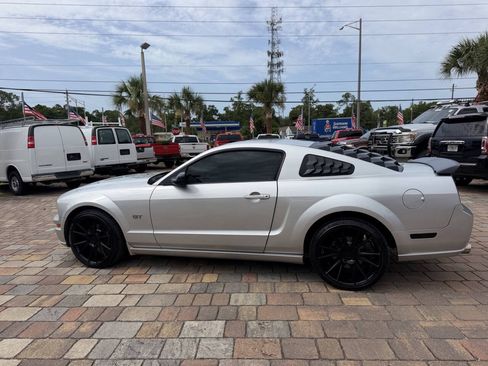 Used 2006 Ford Mustang GT RWD image 10