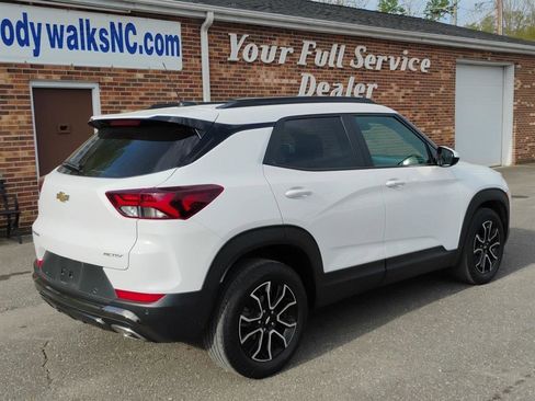 Used 2022 Chevrolet TrailBlazer ACTIV w/ Convenience Package image 5