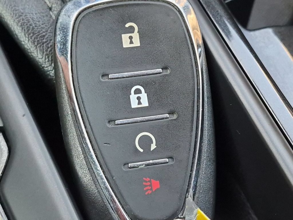 Used 2025 Chevrolet TrailBlazer LT AWD/4WD image 32