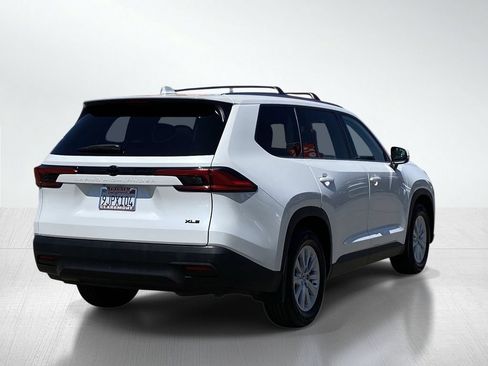 Certified 2024 Toyota Grand Highlander FWD image 8