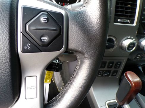 Used 2015 Toyota Sequoia Platinum AWD/4WD image 28