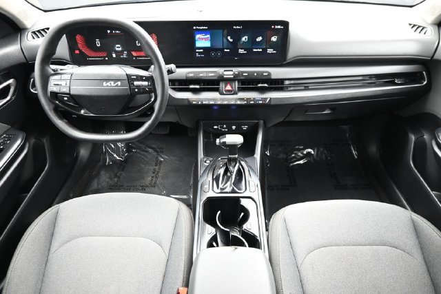 Used 2025 Kia K4 FWD image 14