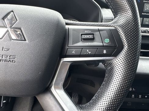Used 2022 Mitsubishi Outlander SE FWD image 17