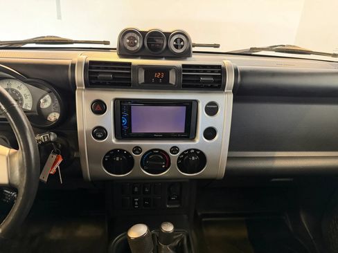 Used 2007 Toyota FJ Cruiser 4WD image 16