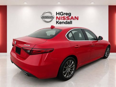 Used 2020 Alfa Romeo Giulia RWD image 4