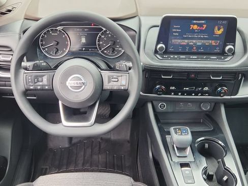 Used 2021 Nissan Rogue SV FWD image 23