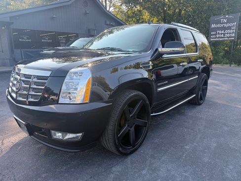 Used 2011 Cadillac Escalade AWD image 37