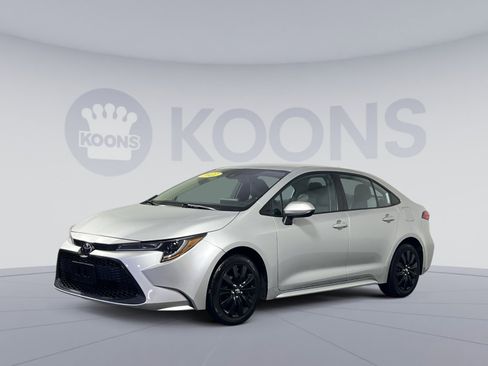 Used 2022 Toyota Corolla LE image 1