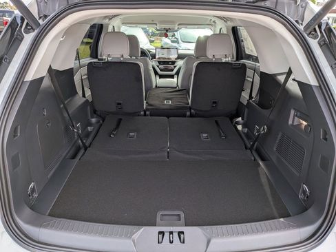 New 2026 Ford Explorer Active RWD image 7