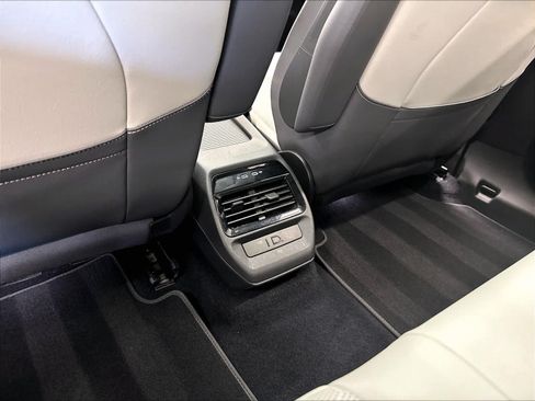 Used 2021 Volkswagen ID.4 Pro S RWD image 13