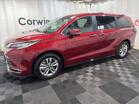 Used 2026 Toyota Sienna Limited AWD/4WD image 4