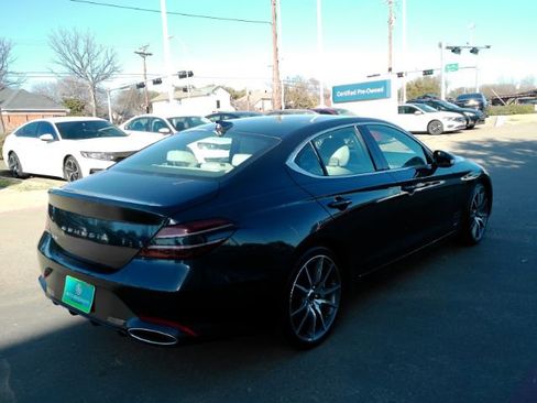 Used 2025 Genesis G70 2.5T image 6