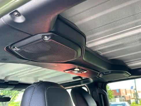 Used 2021 Jeep Wrangler Unlimited Sahara w/ Cold Weather Group AWD/4WD image 16