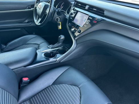 Certified 2020 Toyota Camry SE w/ Carpet Mat Package image 15