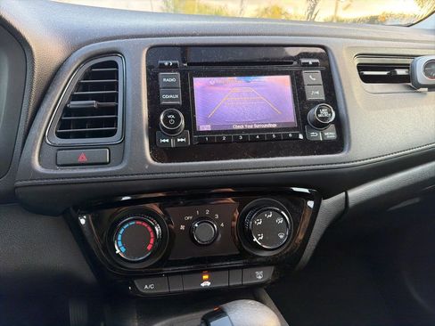 Used 2016 Honda HR-V LX image 11