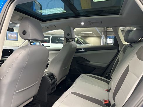 Used 2024 Volkswagen Taos SE image 20