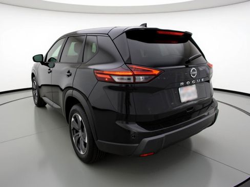 Used 2025 Nissan Rogue SV image 6