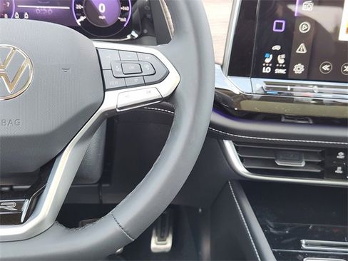 New 2025 Volkswagen Atlas SEL Premium R-Line image 28