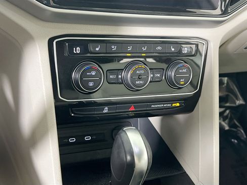 Used 2022 Volkswagen Atlas SE image 15