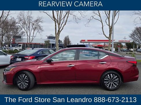 Used 2024 Nissan Altima 2.5 SV image 6