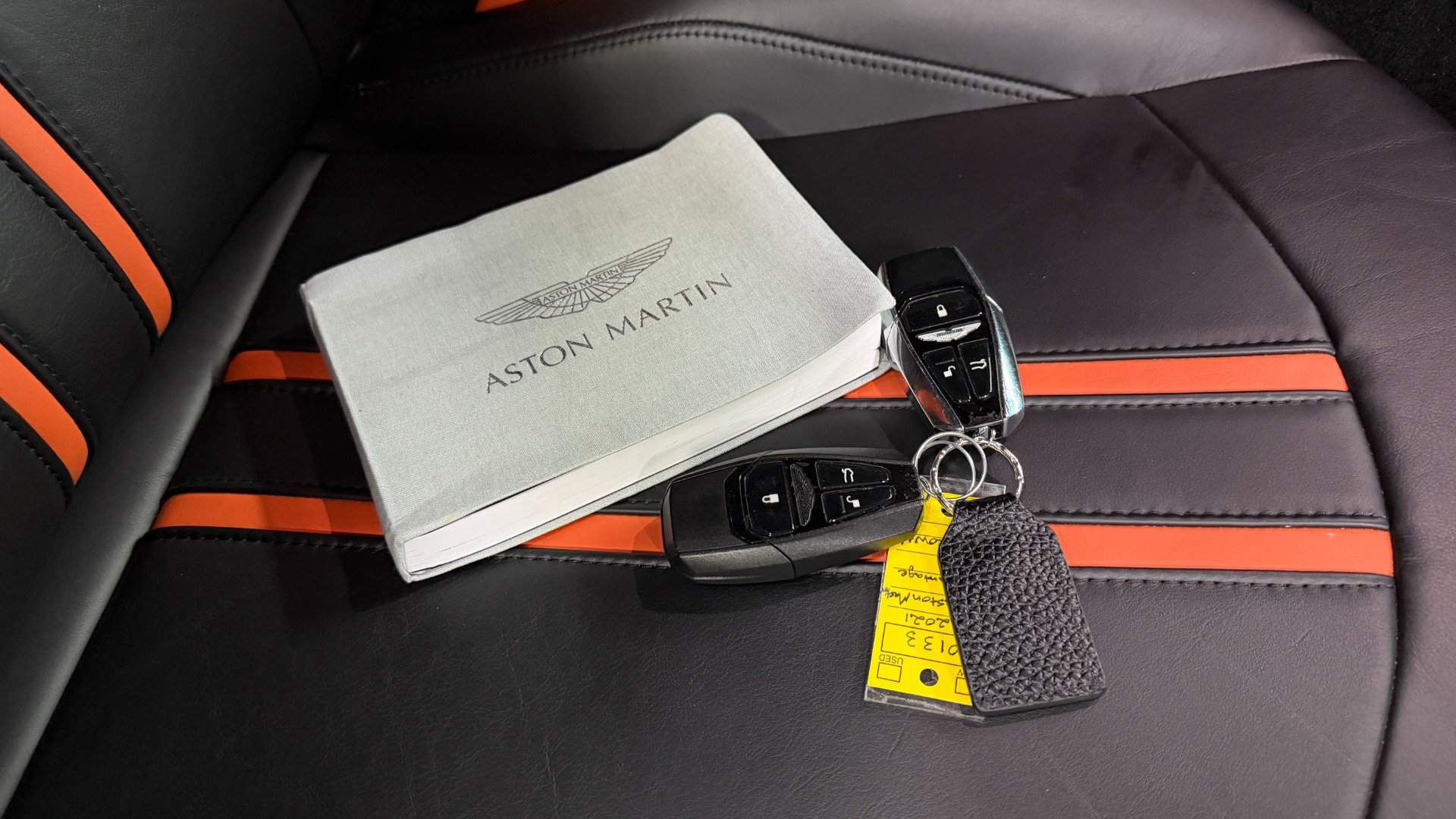 Used 2021 Aston Martin V8 Vantage Coupe RWD image 55