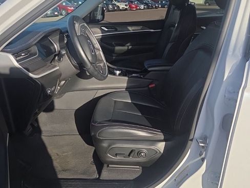 Used 2022 Jeep Grand Cherokee L Limited image 13