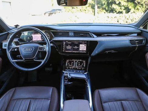 Used 2022 Audi e-tron Premium w/ Convenience Plus Package image 11