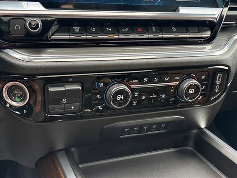 Certified 2024 Chevrolet Silverado 2500 High Country w/ High Country Premium Package AWD/4WD image 15