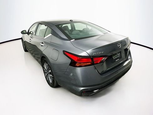 Used 2025 Nissan Altima 2.5 SV FWD image 5
