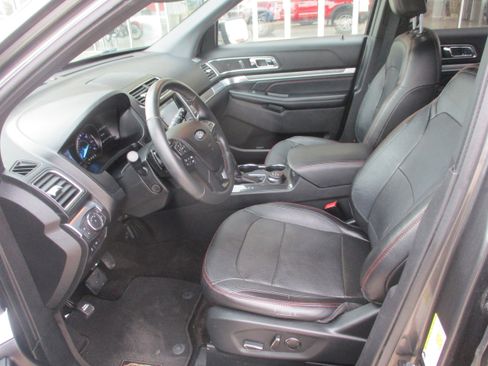 Used 2018 Ford Explorer Sport w/ Equipment Group 401A AWD/4WD image 9