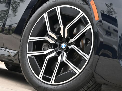 Certified 2024 BMW 760i xDrive AWD/4WD image 11