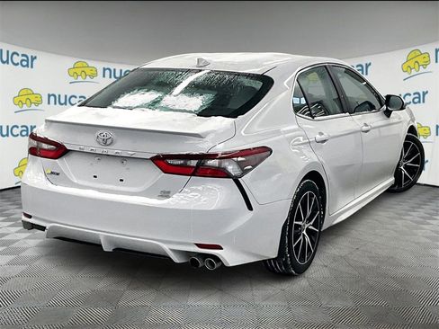 Used 2022 Toyota Camry SE image 6