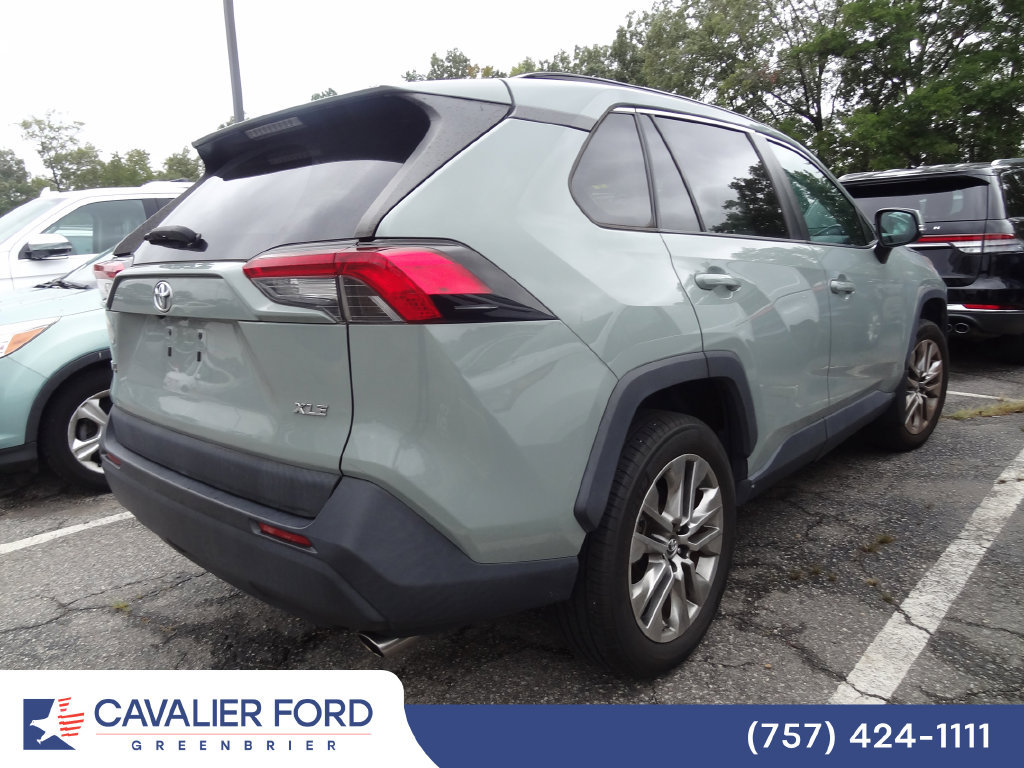 Used 2019 Toyota RAV4 XLE Premium FWD image 5