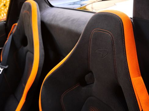 Used 2024 McLaren 750S Spider RWD image 27