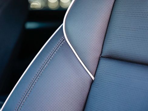 Used 2025 Cadillac Escalade ESV Premium Luxury w/ LPO, Floor Liner Package AWD/4WD image 26