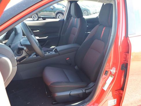 New 2026 Nissan Sentra SR w/ Floor Mat Package FWD image 8