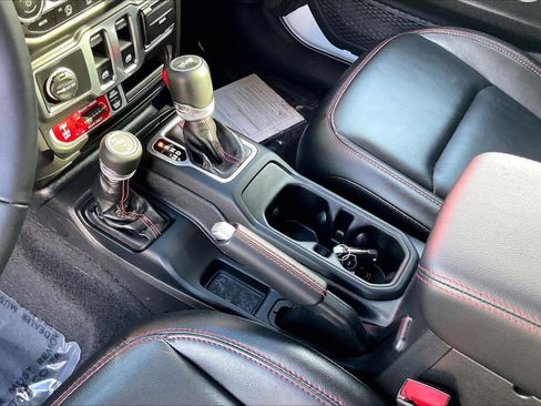 Used 2023 Jeep Wrangler Rubicon w/ Cold Weather Group image 13