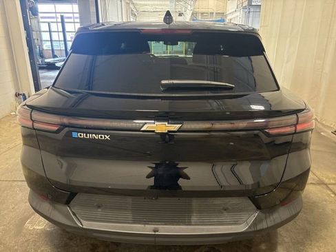 Used 2026 Chevrolet Equinox EV LT FWD image 5